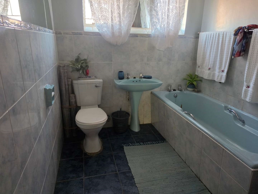 4 Bedroom Property for Sale in Hillcrest Northern Cape